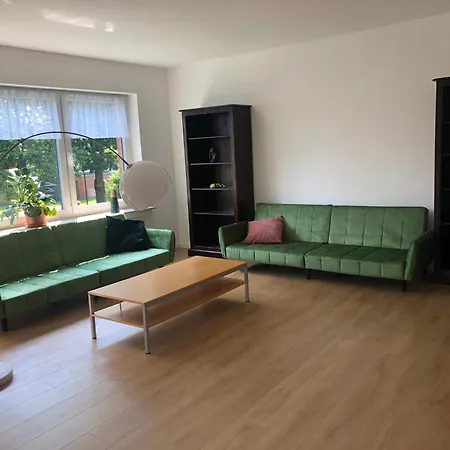 Geraeumige Mit 3 Schlafzimmern Und Ueberdachtem Suedbalkon