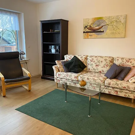Apartment 3 Schlafzimmer Und Ueberdachtem Suedbalkon In *