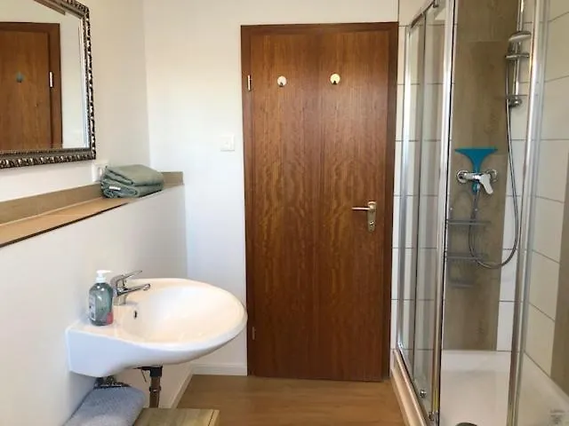 Appartement 3 Schlafzimmer Und Ueberdachtem Suedbalkon In *